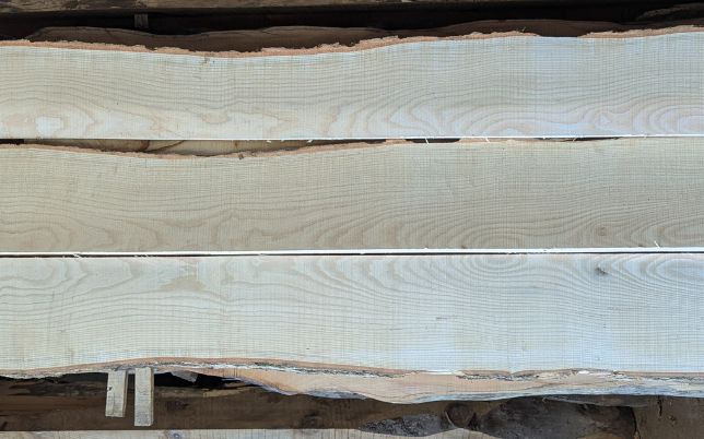 Pale sawn boards